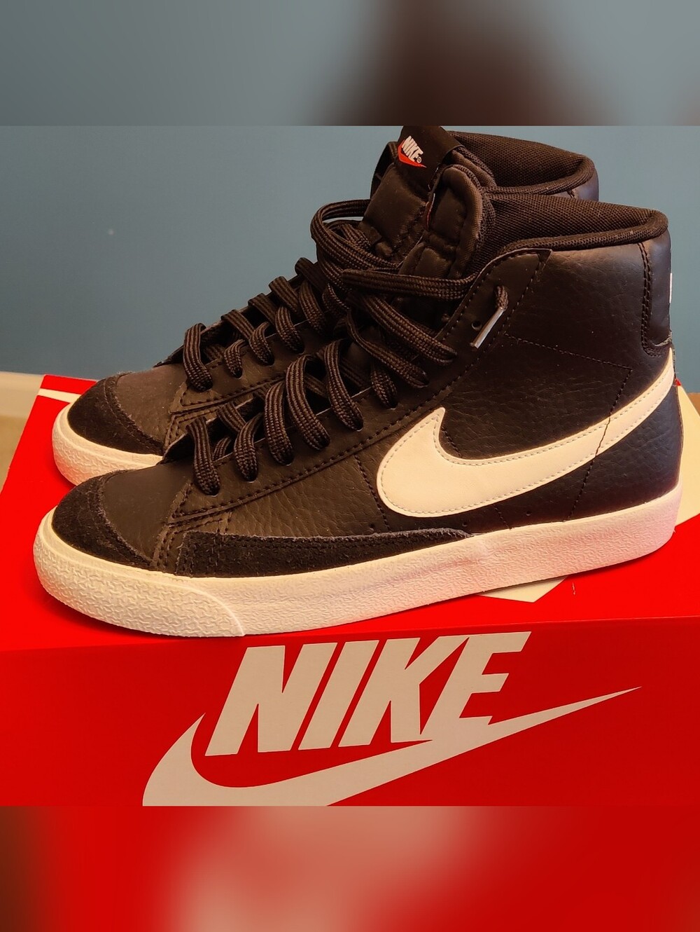Nike Blazer Youth 6.5 Black/White High-Top Sneakers
